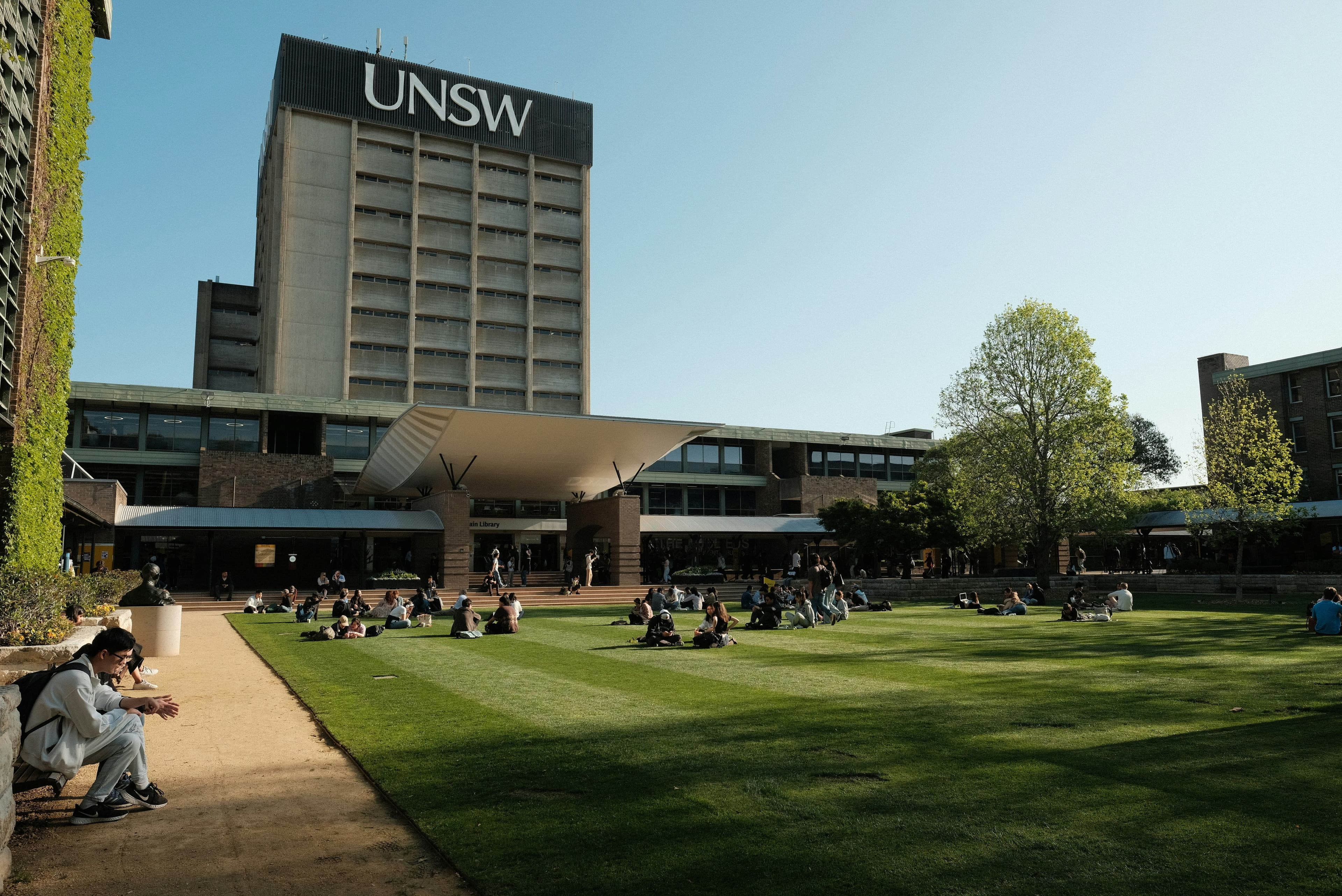 UNSW Sydney for International Students in 2026: Tuition, Scholarships, Sydney Living Costs, and PR Pathways
